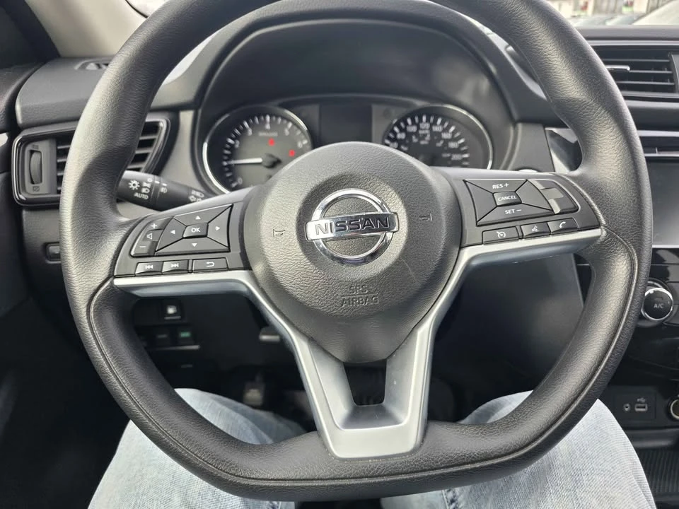 2018 Nissan Rogue - Image 16 of 17