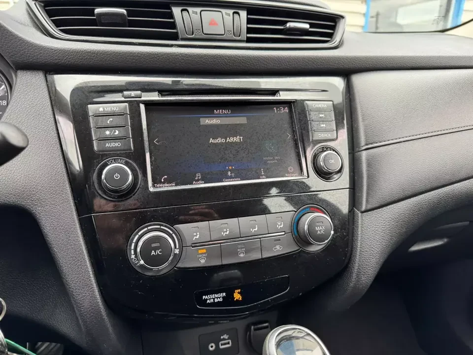 2018 Nissan Rogue - Image 11 of 16