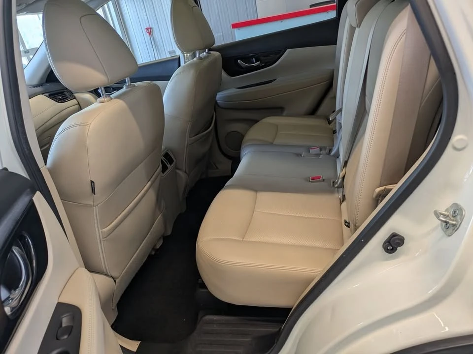 2018 Nissan Rogue - Image 9 of 10