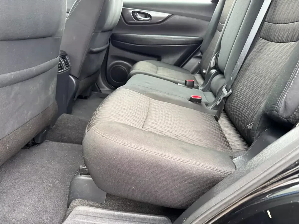 2018 Nissan Rogue - Image 15 of 16