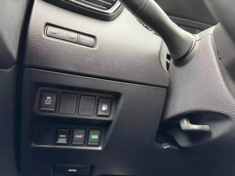 2018 Nissan Rogue - Image 7 of 16