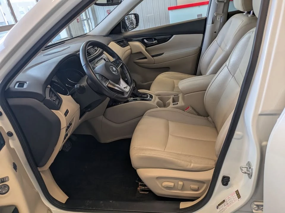 2018 Nissan Rogue - Image 7 of 10