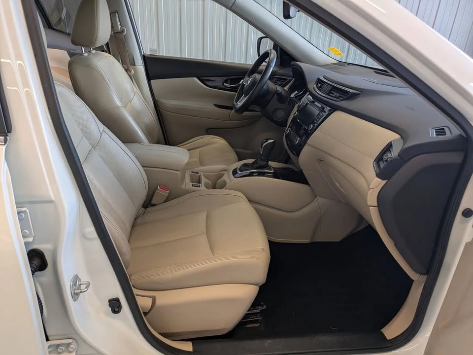 2018 Nissan Rogue - Image 8 of 10