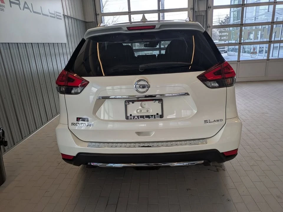 2018 Nissan Rogue - Image 2 of 10