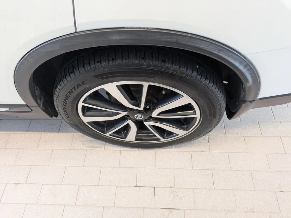 2018 Nissan Rogue - Image 3 of 10