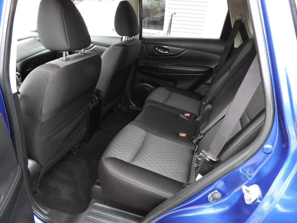 2018 Nissan Rogue - Image 9 of 19