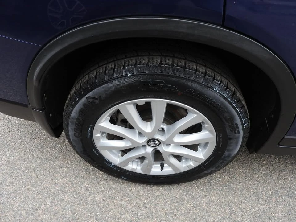 2018 Nissan Rogue - Image 17 of 19