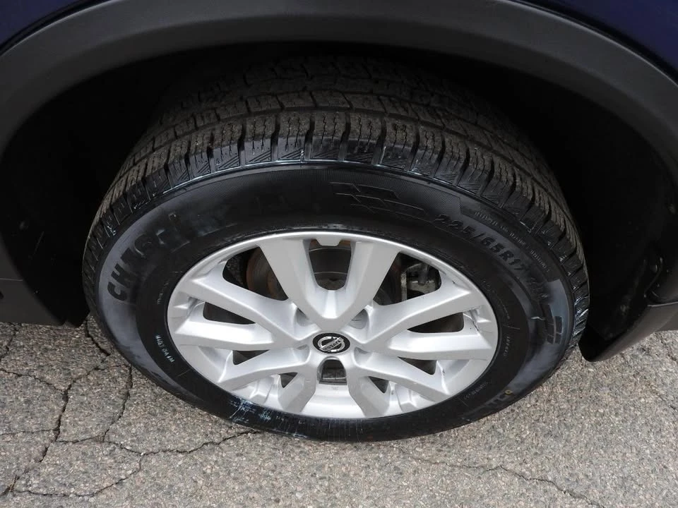 2018 Nissan Rogue - Image 18 of 19