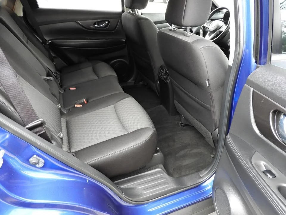 2018 Nissan Rogue - Image 10 of 19