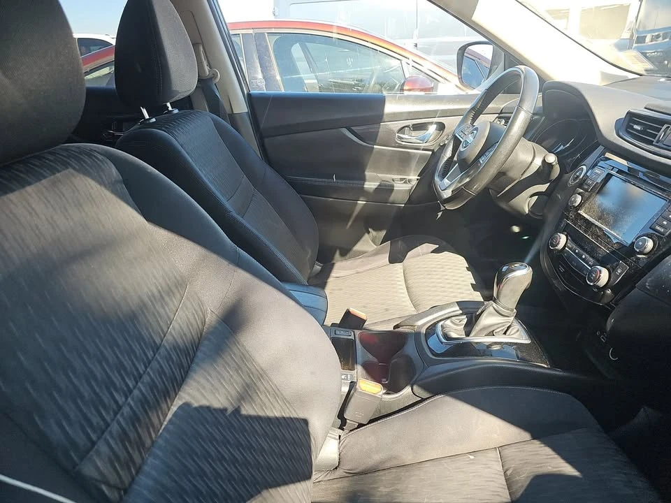 2018 Nissan Rogue - Image 6 of 12
