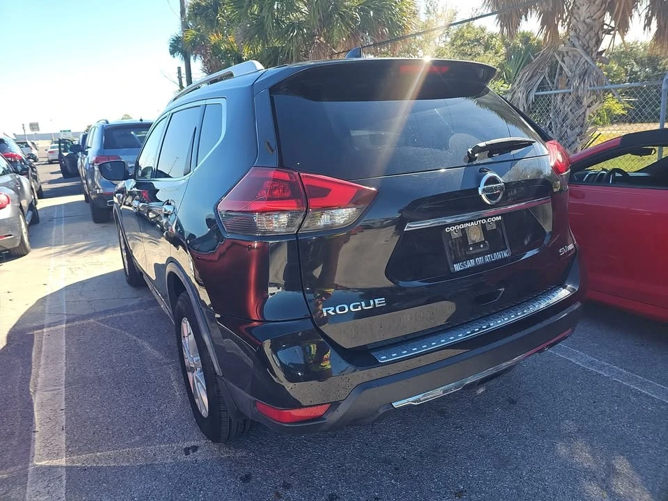 2018 Nissan Rogue - Image 2 of 11