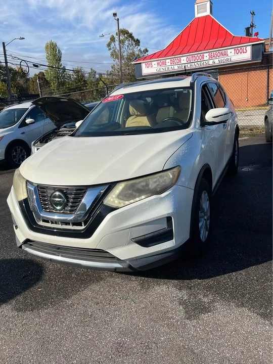 2018 Nissan Rogue - Image 2 of 8