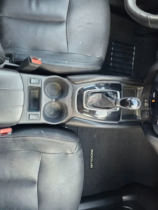 2018 Nissan Rogue - Image 14 of 20