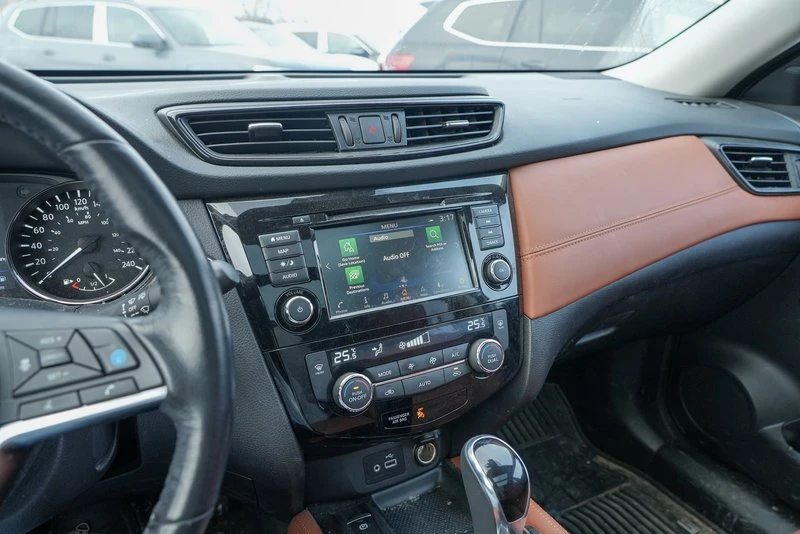 2018 Nissan Rogue - Image 14 of 18