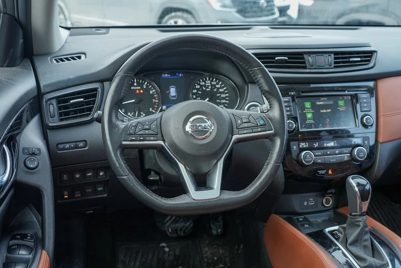 2018 Nissan Rogue - Image 16 of 18