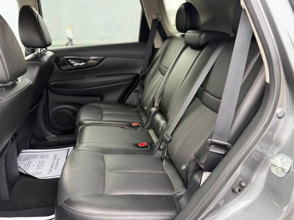 2018 Nissan Rogue - Image 8 of 14