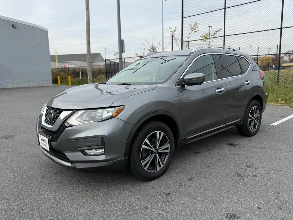 2018 Nissan Rogue - Image 2 of 14