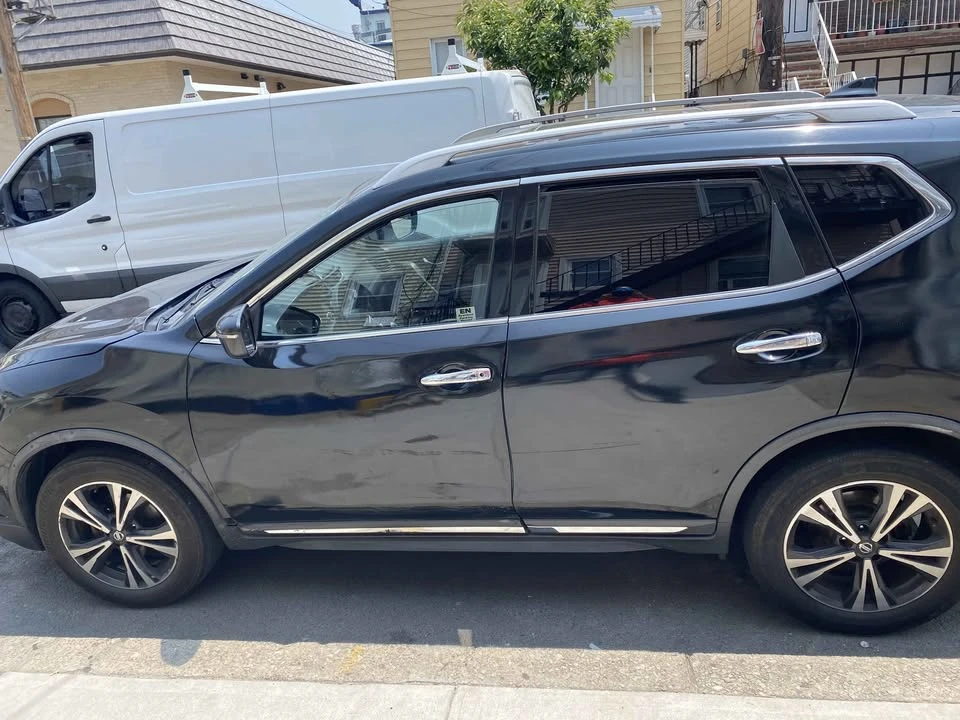 2018 Nissan Rogue - Image 4 of 9