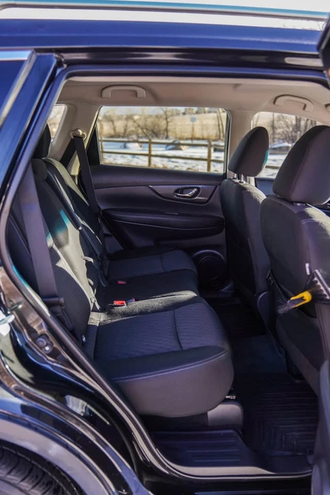 2018 Nissan Rogue - Image 10 of 13