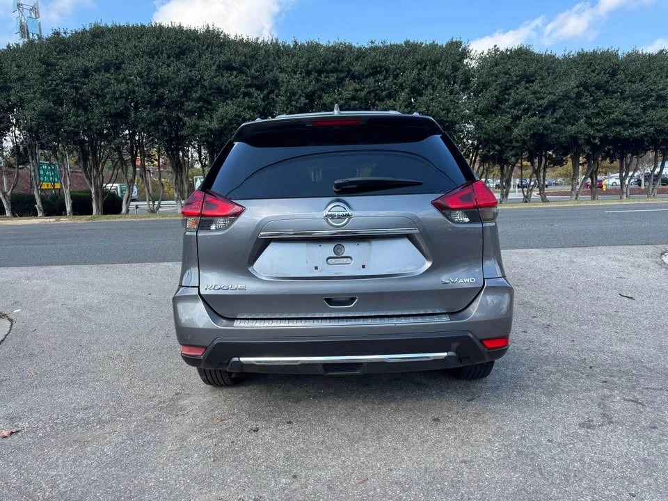 2018 Nissan Rogue - Image 15 of 17