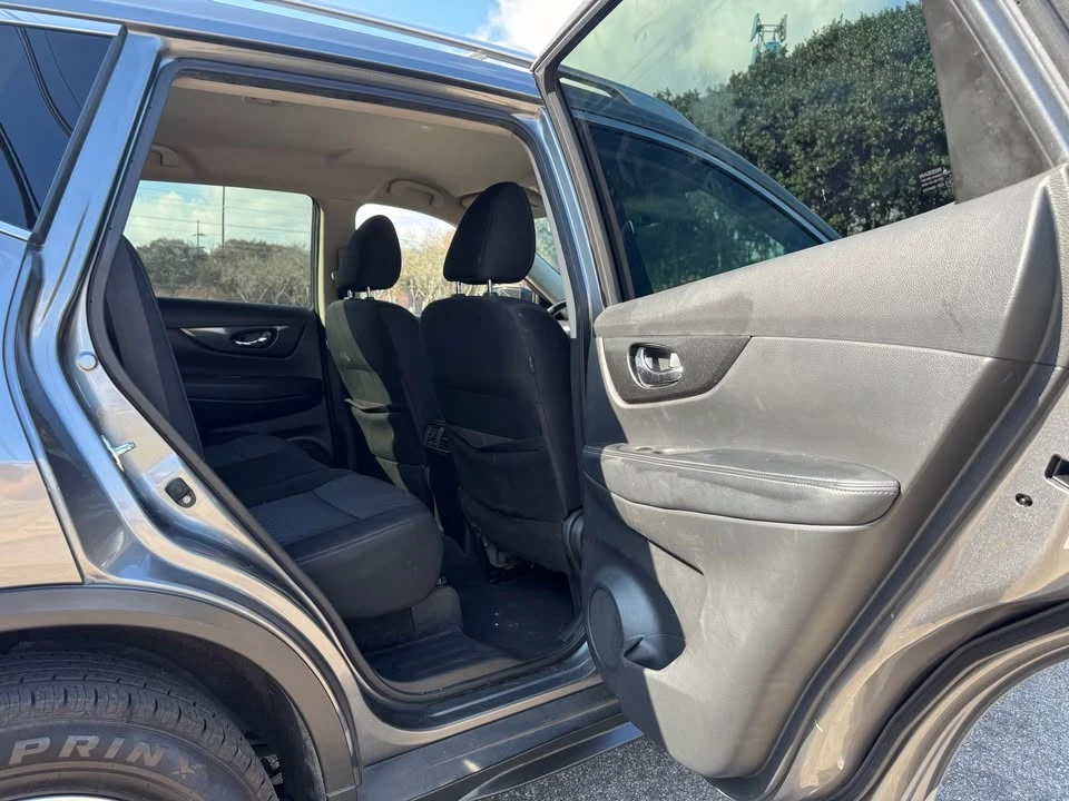 2018 Nissan Rogue - Image 6 of 17