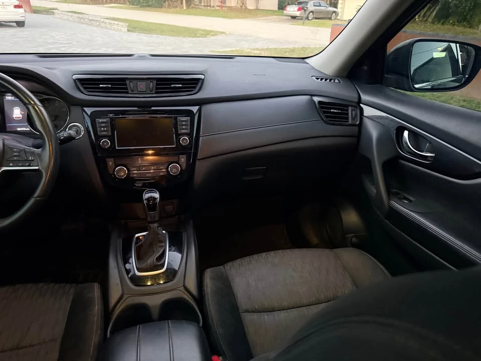 2018 Nissan Rogue - Image 15 of 15
