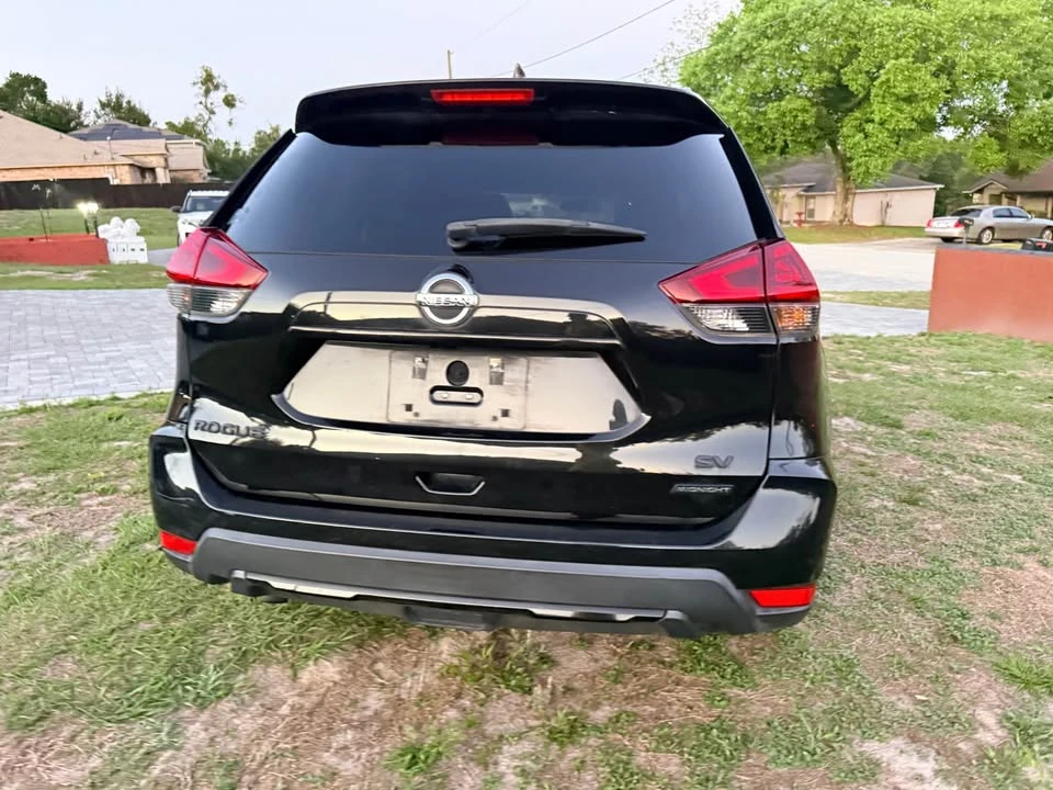 2018 Nissan Rogue - Image 8 of 15