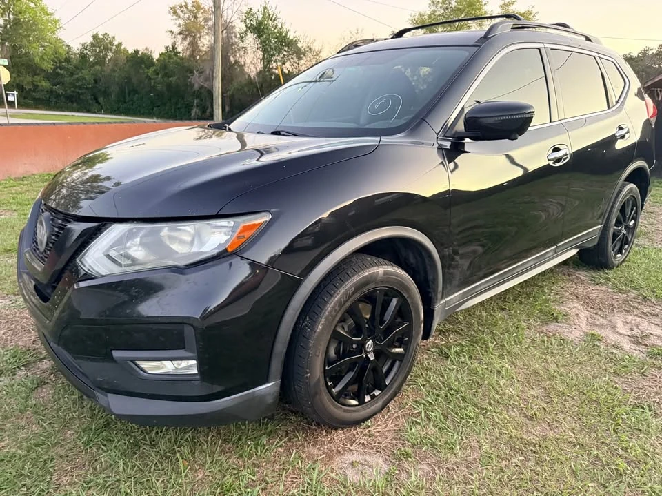 2018 Nissan Rogue - Image 10 of 15