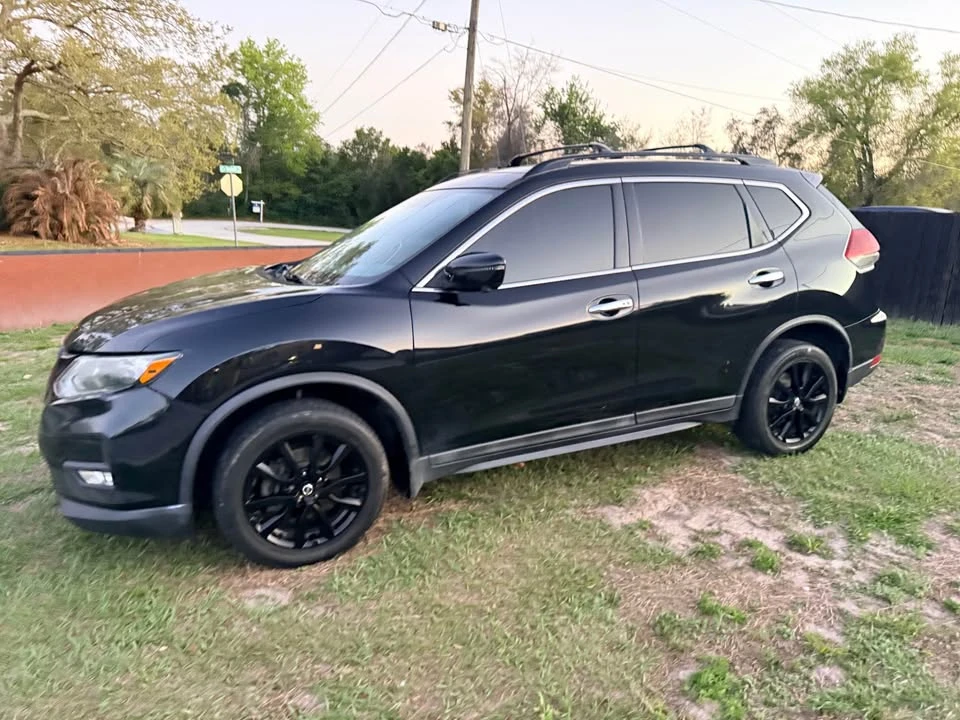 2018 Nissan Rogue - Image 2 of 15