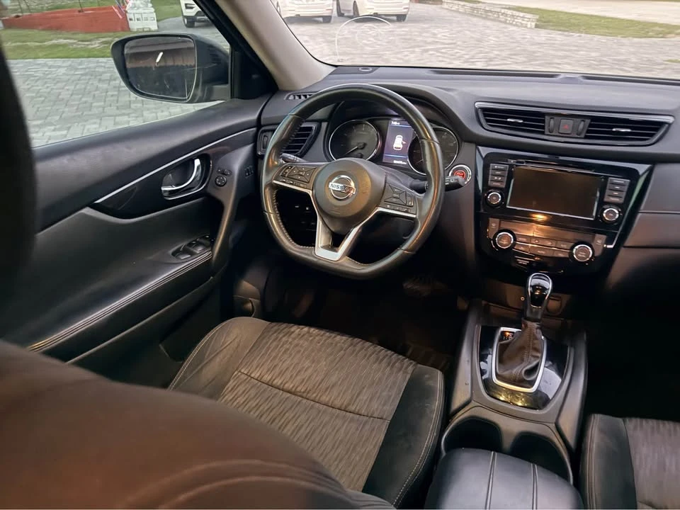 2018 Nissan Rogue - Image 14 of 15