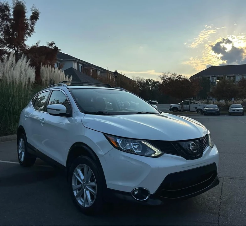 2018 Nissan Rogue - Image 2 of 7