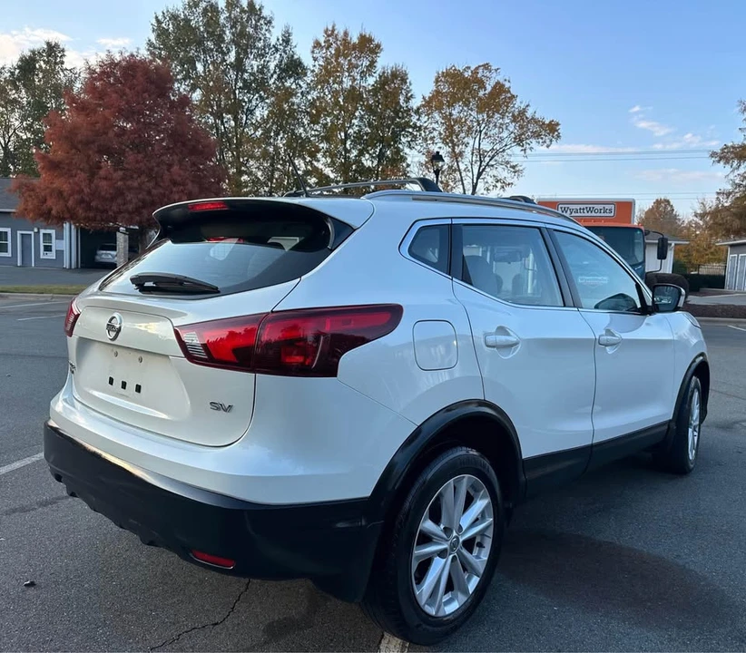 2018 Nissan Rogue - Image 3 of 7