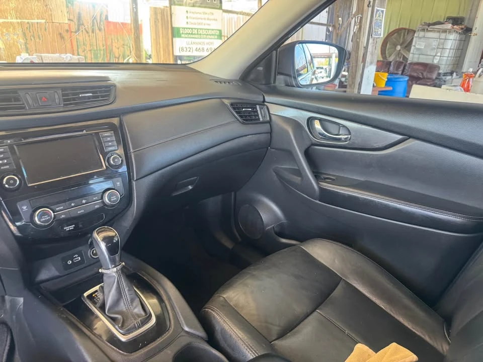 2018 Nissan Rogue - Image 14 of 18
