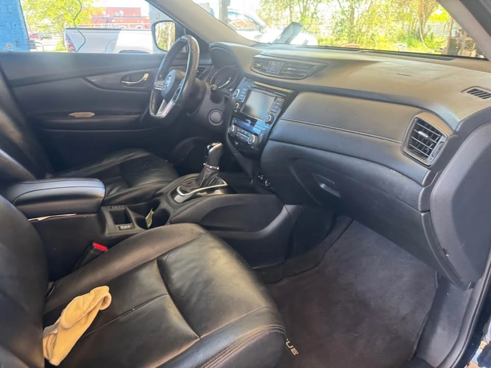 2018 Nissan Rogue - Image 17 of 18
