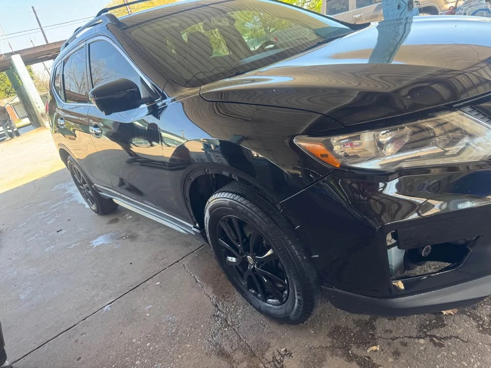 2018 Nissan Rogue - Image 15 of 18