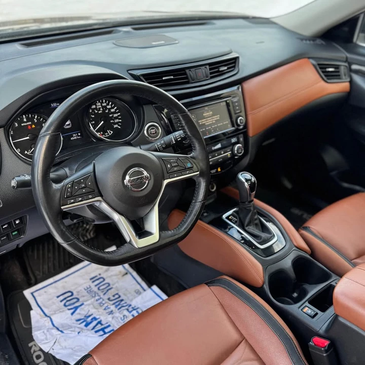 2018 Nissan Rogue - Image 11 of 21