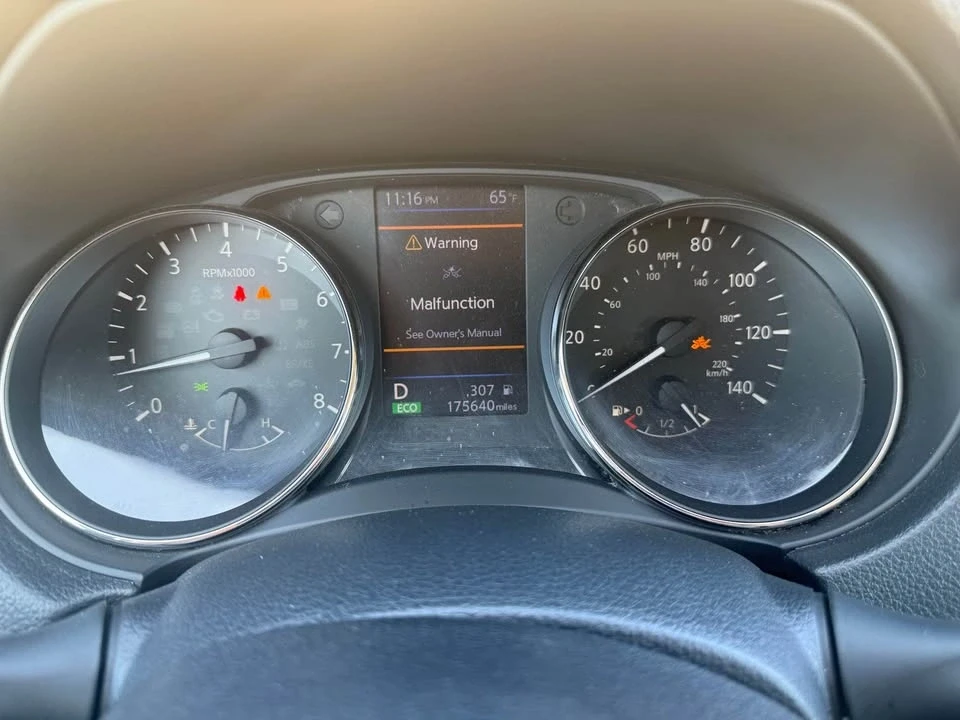2018 Nissan Rogue - Image 16 of 16