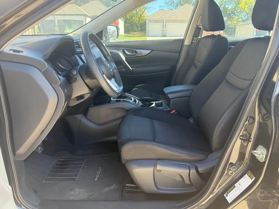 2018 Nissan Rogue - Image 9 of 16