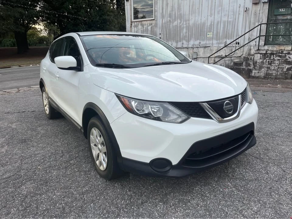 2018 Nissan Rogue - Image 3 of 11