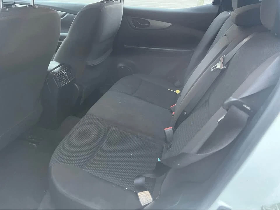 2018 Nissan Rogue - Image 7 of 11
