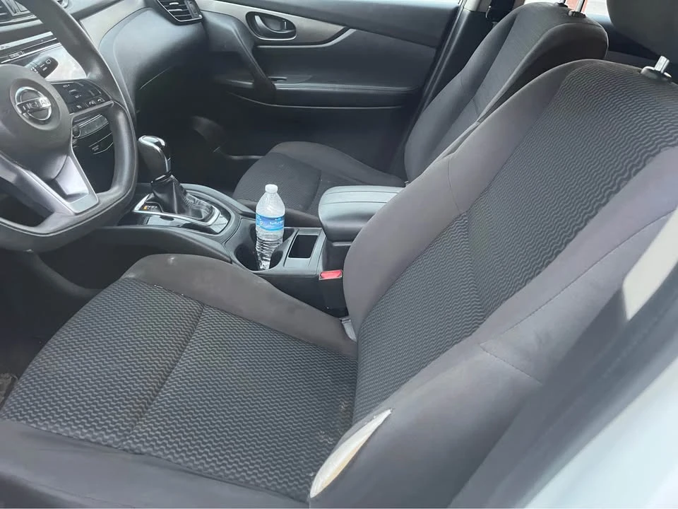 2018 Nissan Rogue - Image 9 of 11