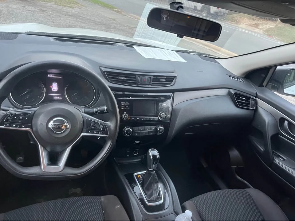 2018 Nissan Rogue - Image 8 of 11