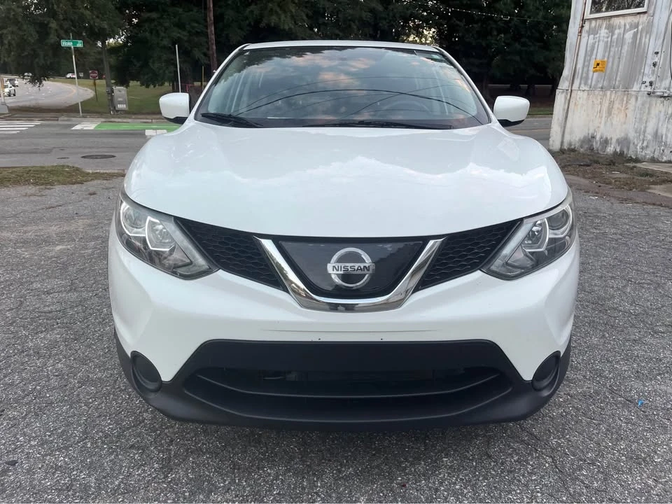 2018 Nissan Rogue - Image 4 of 11