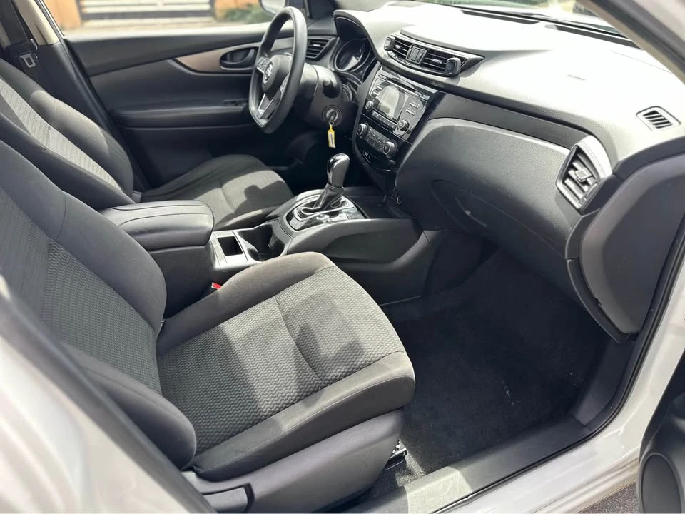 2018 Nissan Rogue - Image 13 of 16