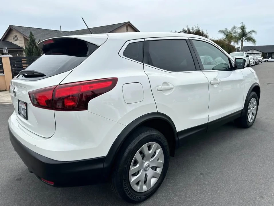 2018 Nissan Rogue - Image 4 of 16