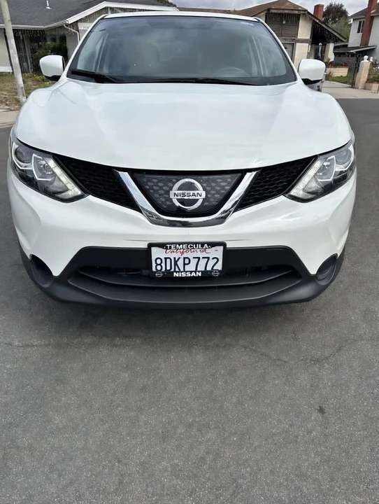 2018 Nissan Rogue - Image 6 of 16