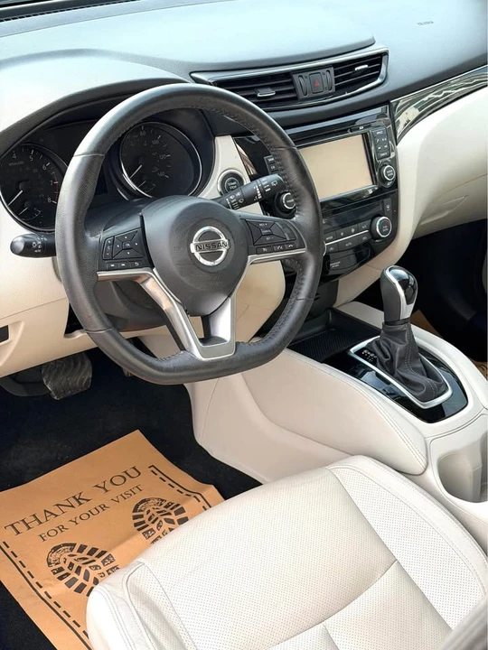 2018 Nissan Rogue - Image 13 of 17