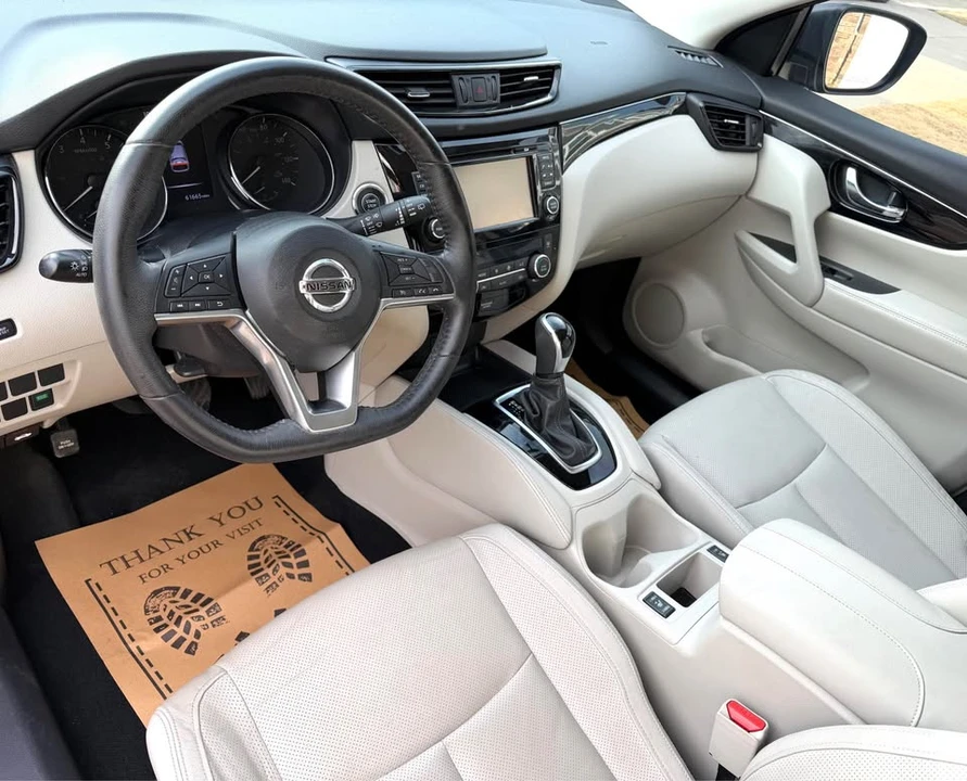 2018 Nissan Rogue - Image 15 of 17
