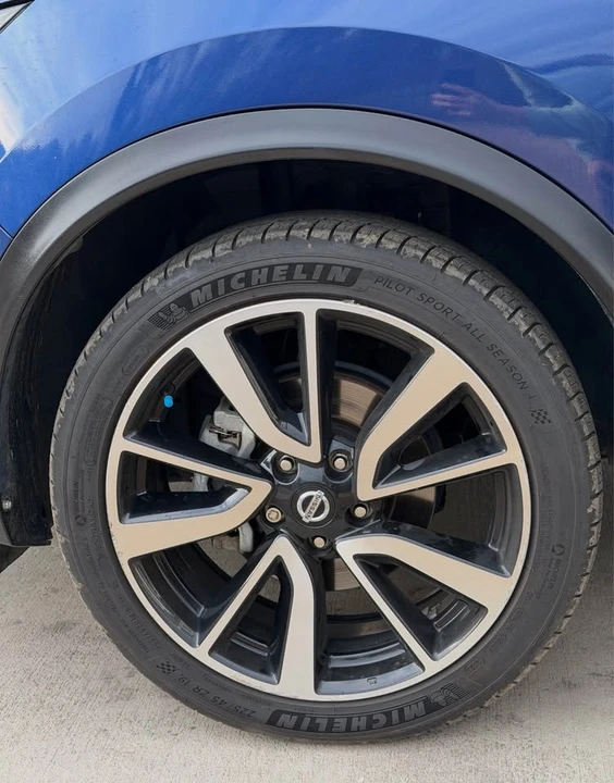 2018 Nissan Rogue - Image 9 of 17