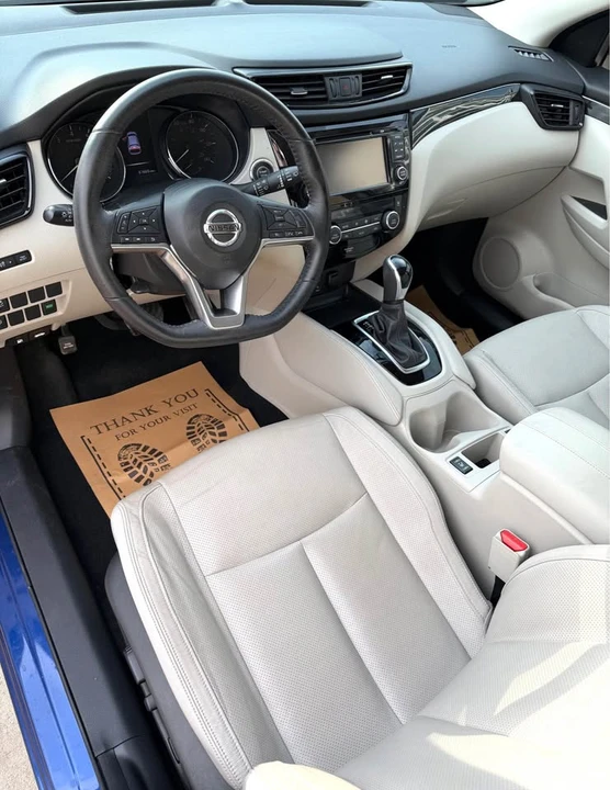 2018 Nissan Rogue - Image 12 of 17